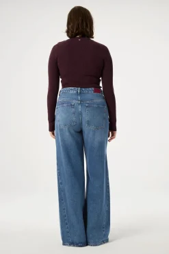 Lillian Slim Pullover