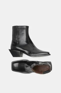 Tika Boot